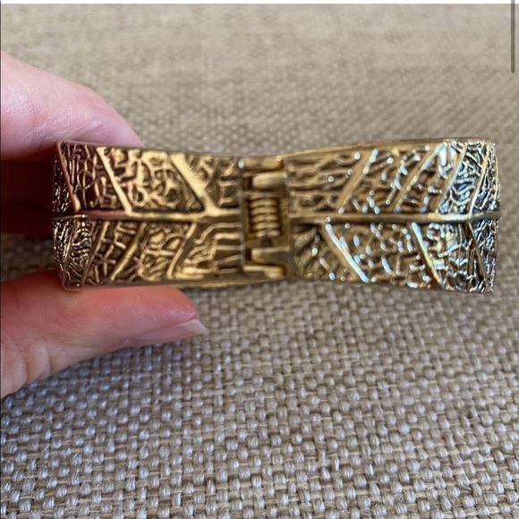 Embracing Leaves Hinged Cuff Bangle in Gold Tone - Picture 3 of 12